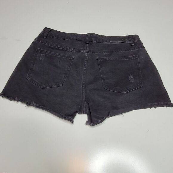 8 NASTY GAL DENIM BLACK CUT OFF HIGH RISE FESTIVAL SHORTS LIKE NEW - Picture 1 of 13